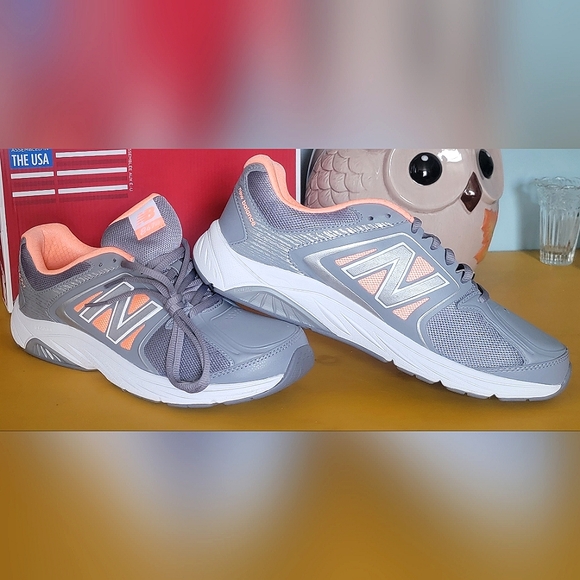 847v3 walking shoe